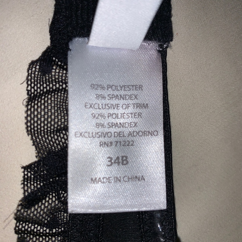 Jessica Simpson Bra. - Picture 8 of 10